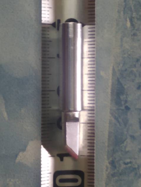 Đưa không đúng loại mũi hàn, lên cái hình ghi rõ kích thước là 37mm, mũi 19mm, mà rốt cuộc đo lại ngắn ngủn có 25mm, mũi 15mm, hoàn toàn gắn không vừa mỏ hàn 907. Chưa kể nhắn tin cho shop mà làm lơ, giả bộ không thấy, không trả lời.