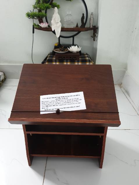 Kệ rất đẹp. Nhỏ vừa và chắc chắn. Kệ rất đẹp. Nhỏ vừa và chắc chắn.