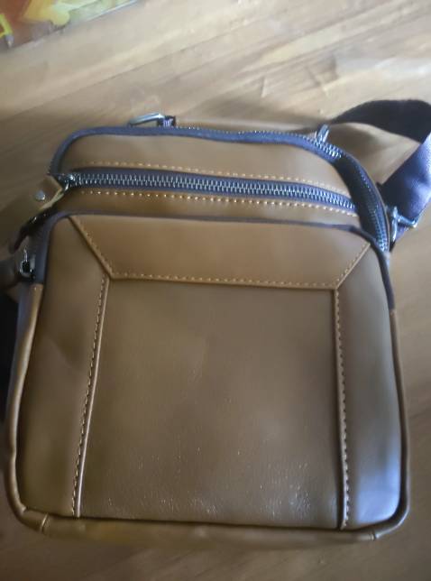 Đẹp nhưng không vừa cái iPad... Tiếc quá... Phải vừa cái iPad thì đẹp... Do lúc mua ko để ý kích thước