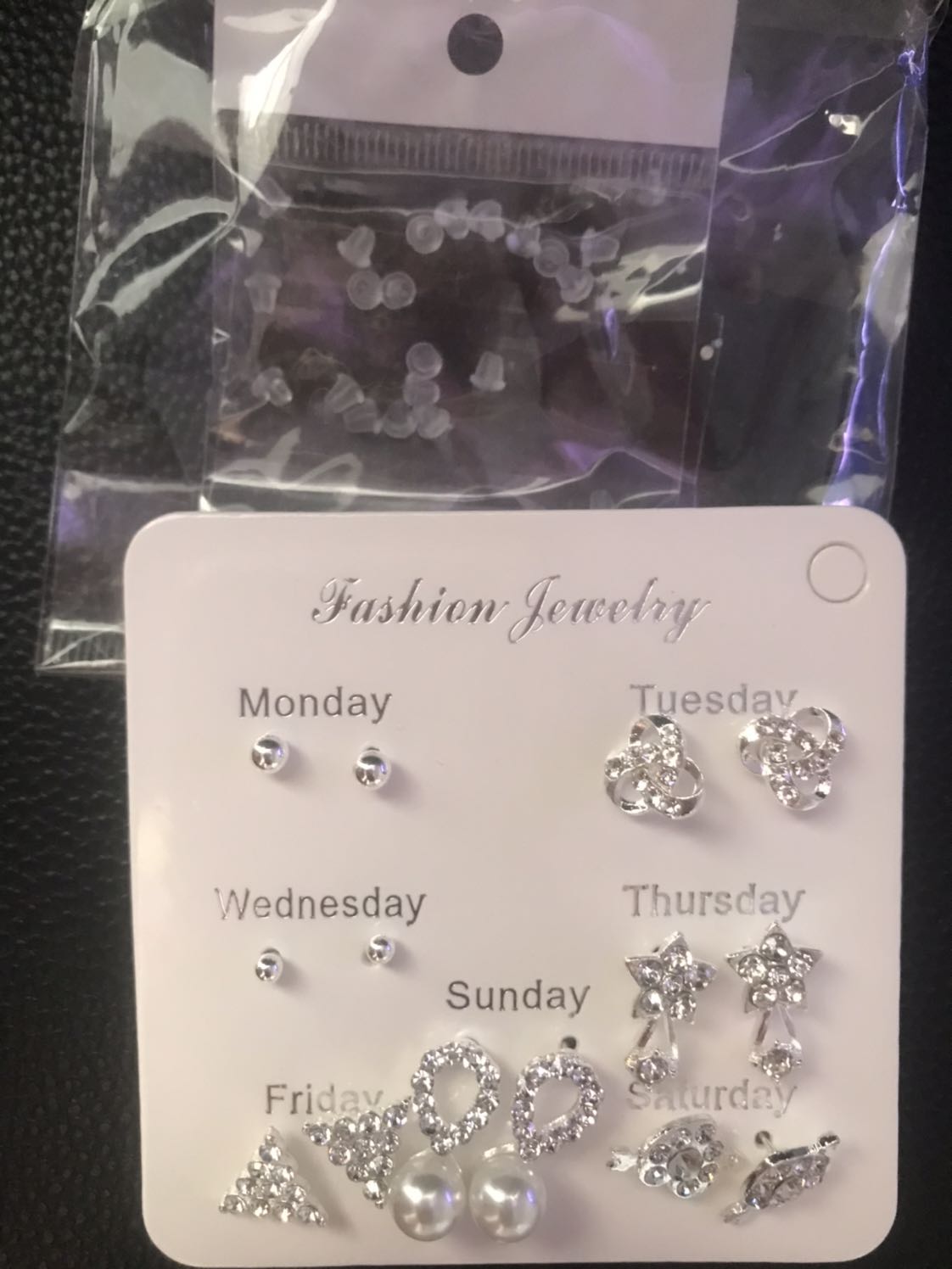 Như hình đã post. 7 đôi với giá này + hàng thực tế, quá hài lòng ?!!!! ??? RẤT RẤT NÊN MUA!