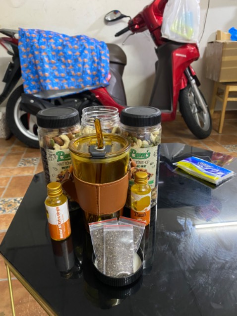 Mua lần thứ 3 rồi. Ngon lắm luôn. Đợt này giao nhanh hơn . Hàng tặng đầy đủ. Ly nước siêu dễ thương.