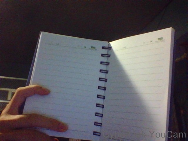 Quyển sổ nhỏ hơn mình tưởng, nhưng đẹp, giấy tốt, nói chung rất thích