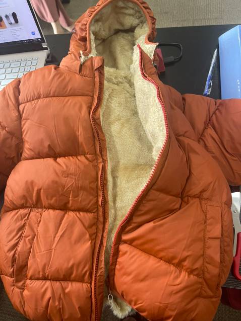 áo y như hình, mẫu mã đẹp, chất lượng tốt, shop đóng gói cẩn thận