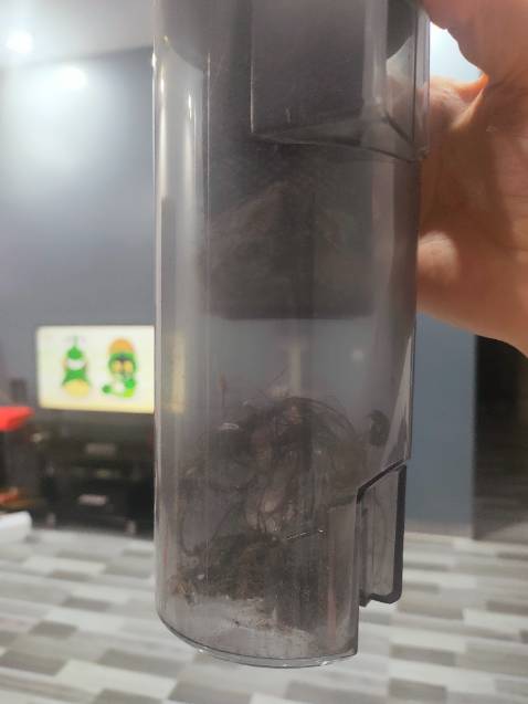 Máy hút mạnh, sạch, vẫn có tiếng ồn nhưng vs giá này thì ko đòi hỏi gì thêm. Tháo lắp vẫn hơi khó so vs mình