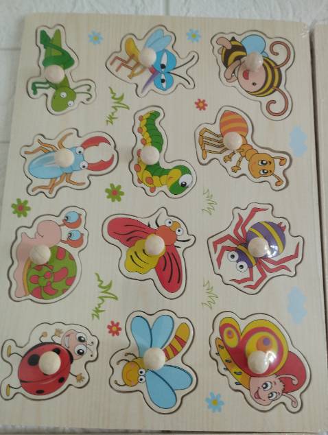 Đầu tiên khen shop là giao chuẩn hình, cái này m rất thích vì m đã thích các mẫu này rồi, chất luợng gỗ ổn, các miếng ghép đc mài mịn, chơi ko lo rằm vào tay con. Trò này cho mấy tấm xong rủ mấy bé nhà hàng xóm chơi cùng con thì ng lớn khỏi cần trông. Mình thấy rất hữu ích luôn ý. Giá cả phù hợp. Tặng shop 5 sao