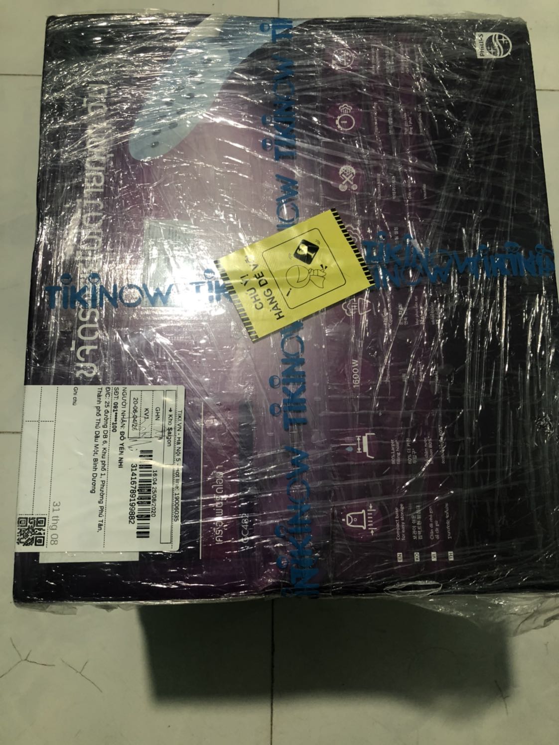 Mình mới nhận hàng hôm qua, giao hàng đúng hẹn lại miễn phí ship nên rất hài lòng khoản này. 
Hàng được đóng gói cẩn thận, có lưu ý hàng dễ vỡ cần nhẹ tay. Mình ủi thử áo sơ mi vải thô thấy oke nè, riêng vị trí nách áo chưa tìm đc cách kéo thẳng nên ko ủi đến đc :)))
Túm lại là mình hài lòng mãn nguyện vì ủi áo nhanh hơn nhiều.