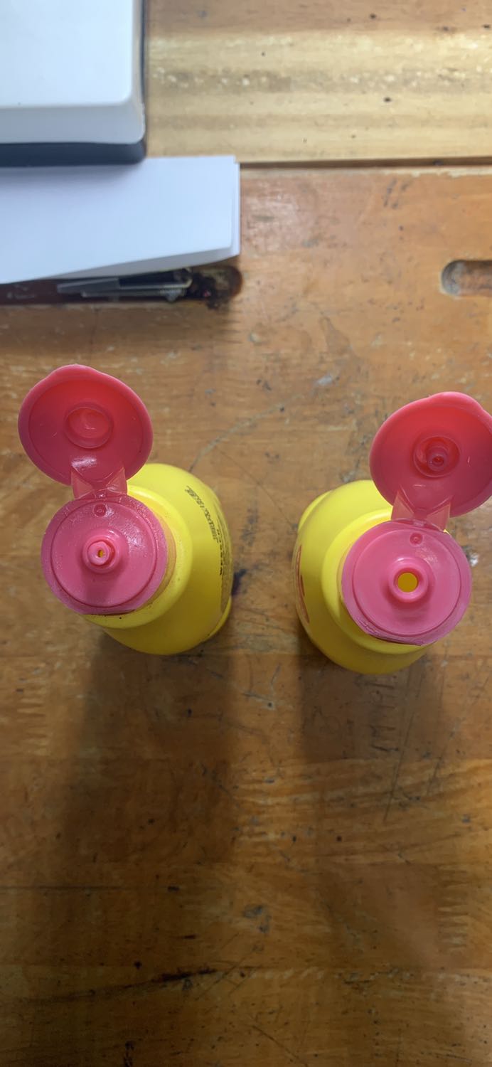 1 sản phẩm bị lỗi ko đóng nắp dc. Được giá mềm.