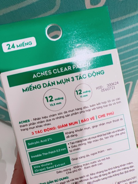 Hút mụn tốt, dùng cỡ 4 tiếng thấy mụn gom rồi, bạn mình còn lột được cả cái cồi lên cơ, phê. Nhưng mụn nào ko có cồi thì đừng chờ mong nó gom nhé