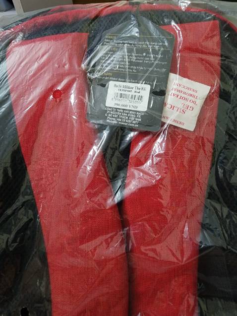 Giá bán Tiki là 649k, giá nhãn bao bì balo là 590k. Thế là *** đảo rồi.
Tấm định hình đáy balo bị gập, mất dáng.
Tấm đệm lưng còn xẹp nữa. Chỉ là quảng cáo thôi.
Thất vọng.