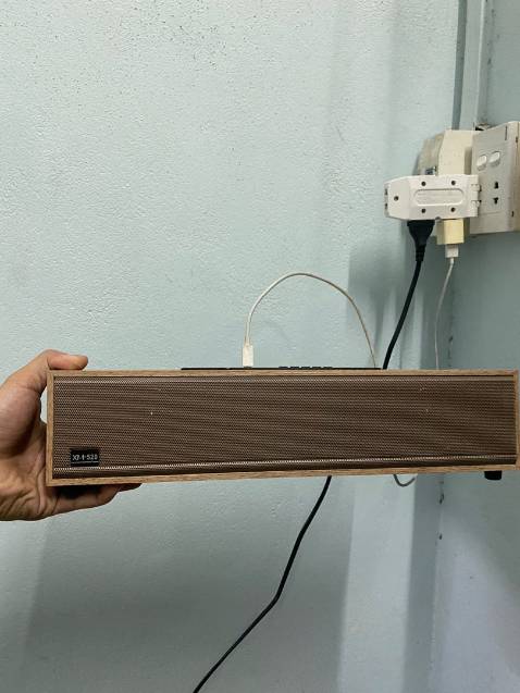 Ngoại hình vỏ gỗ đẹp,  *** âm thanh nghe ổn , công suất loa k lớn lắm vì giá rẻ như vậy thì là ổn