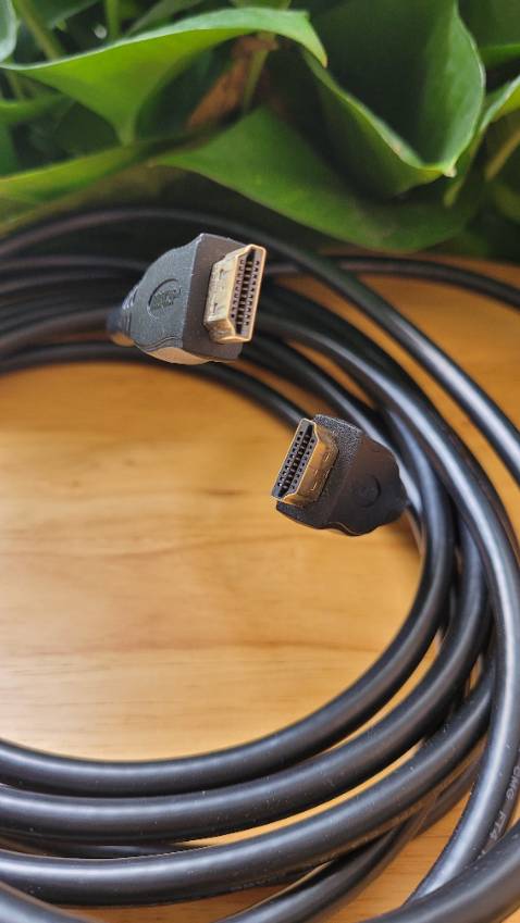 Chất lượng sản phẩm tuyệt vời, kết nối ổn định, truyền tải sắc nét, dây dài 5m nên rất tiện lợi, cho shop 5 sao vì tư vấn hỗ trợ nhiệt tình