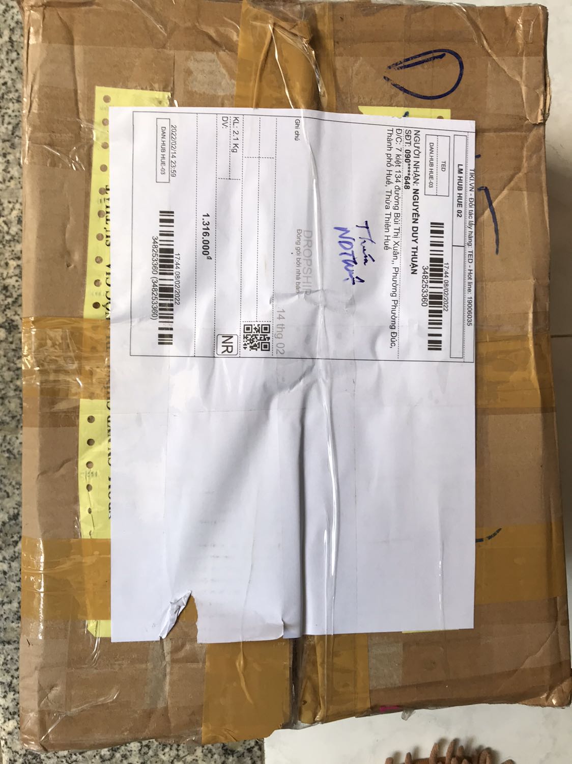 Rất hài lòng:
1. Đóng gói cẩn thận, nhà cung cấp và nhà phân phối sản phẩm rất chuyển nghiệp
2. Cầm trên tay "tri thức tinh hoa nhân loại thu nhỏ" thật đồ sộ, (cuốn sách nặng 7 kg). Thật tuyệt vời.
3. Sách đẹp, chất liệu giấy, hình ảnh, in rất đẹp.