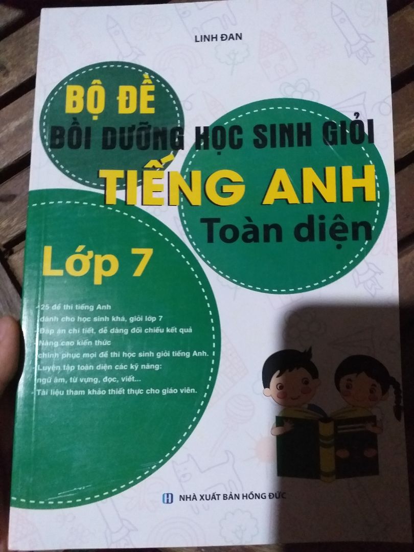 hàng giao nhanh lắm ạ, shipper thân thiện, sách hay nên mua