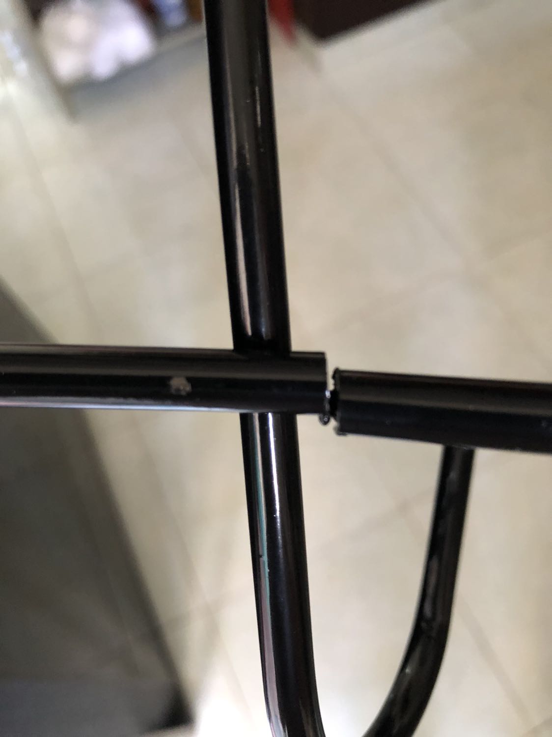 Giao 5 cái, thì hết 3 cái bị hở ko hàn dính mối nối, đề nghị đổi lại.