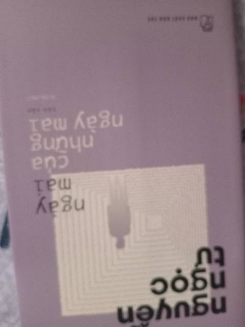 Sách giấy đẹp, mới cứng. Đóng gói cẩn thận lắm nhé, mình nhận đc hàng sau 48h.