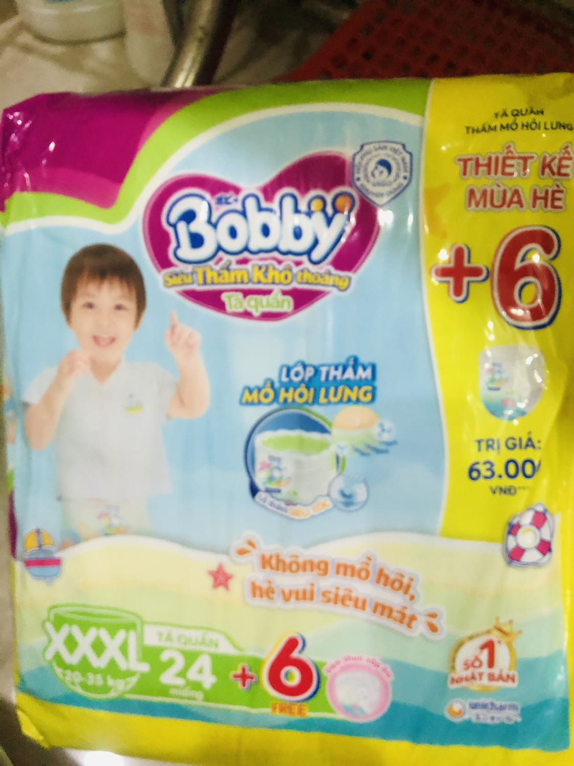 Sản phẩm Bobby thì tốt , có điều mình hơi thắc mắc thời gian trên bao bì : chỗ này nhà sản xuất thì in 2019, mà chỗ khác lại in 2021 rồi hạn sử dụng 2025 là sao ???? 
Chẳng lẽ đồ dỏm