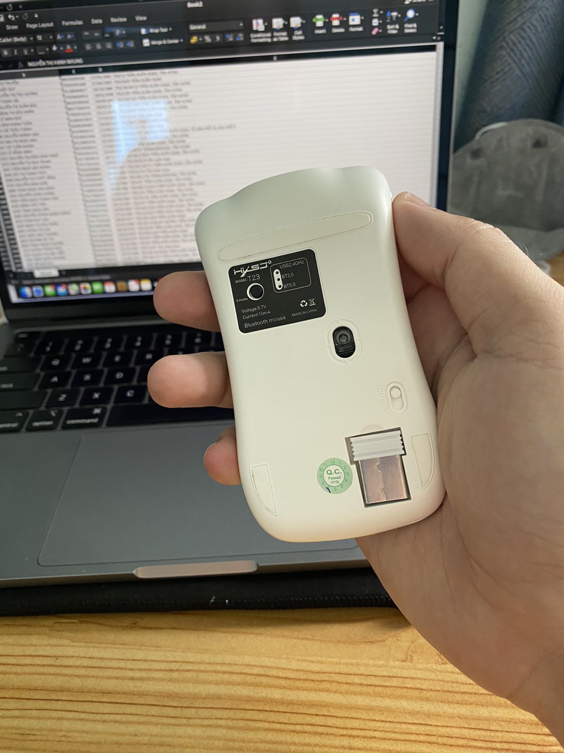 Đã nhận được sản phẩm nhưng sản phẩm kết nối rất chập chờn. Chưa rõ nguyên nhân là do pin yếu hay do lỗi. Sẽ sạc pin dùng lại sau đó phản hồi và yêu cầu đổi nếu sản phẩm bị lỗi