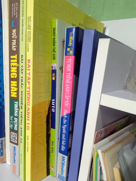 Thật ra thì mua lộn không đáp án, làm đc sách là 1 vấn đề nan giải