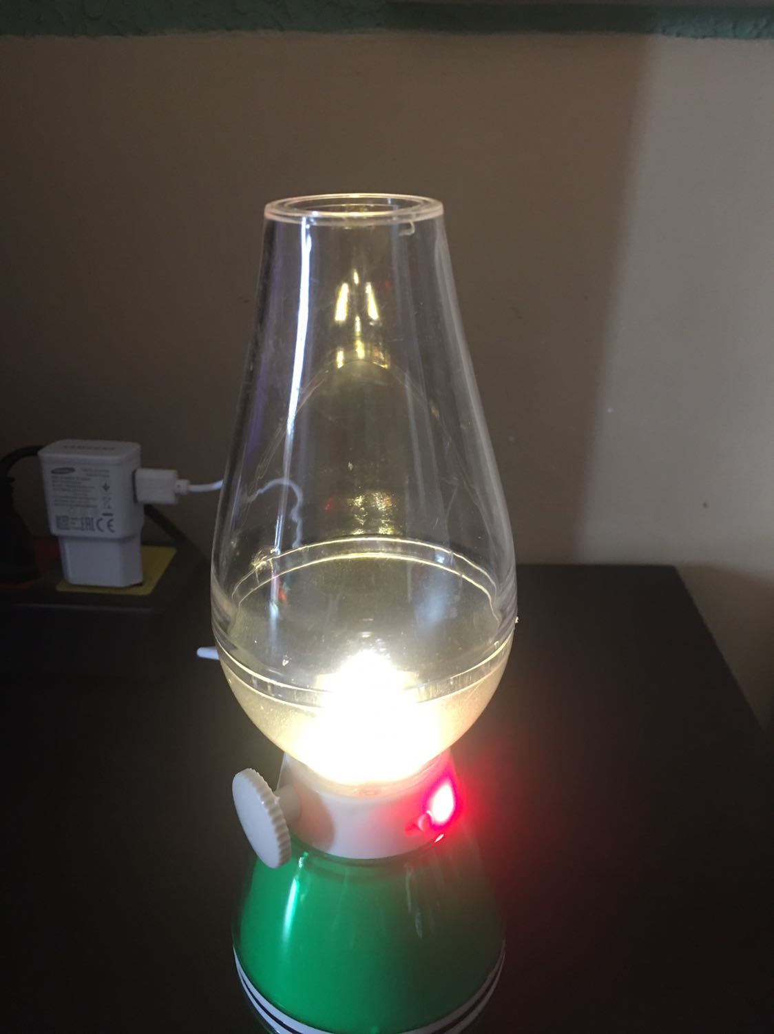 Đèn rất lạ và ngộ, dễ xài và đèn cũng rất sáng. Sản phẩm să