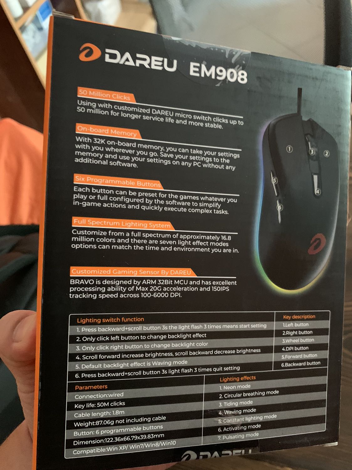 Chuột xài êm, khá ổn so với giá. Tuy nhiên vẫn có 2 khuyết điểm nhỏ chưa ưng lắm:
1. Dây khá cứng và nặng làm cho việc di chuột hơi khó khăn
2. Phải luôn mở ứng dụng driver trên desktop.

Về lâu dài chưa biết độ bền sao nhưng hiện tại đánh giá là tương đối ổn, đáng mua.