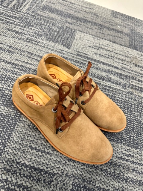 Giao hàng nhanh, sản phẩm chất lượng ổn, màu sắc khá là nhạt hơn so với ảnh mẫu.