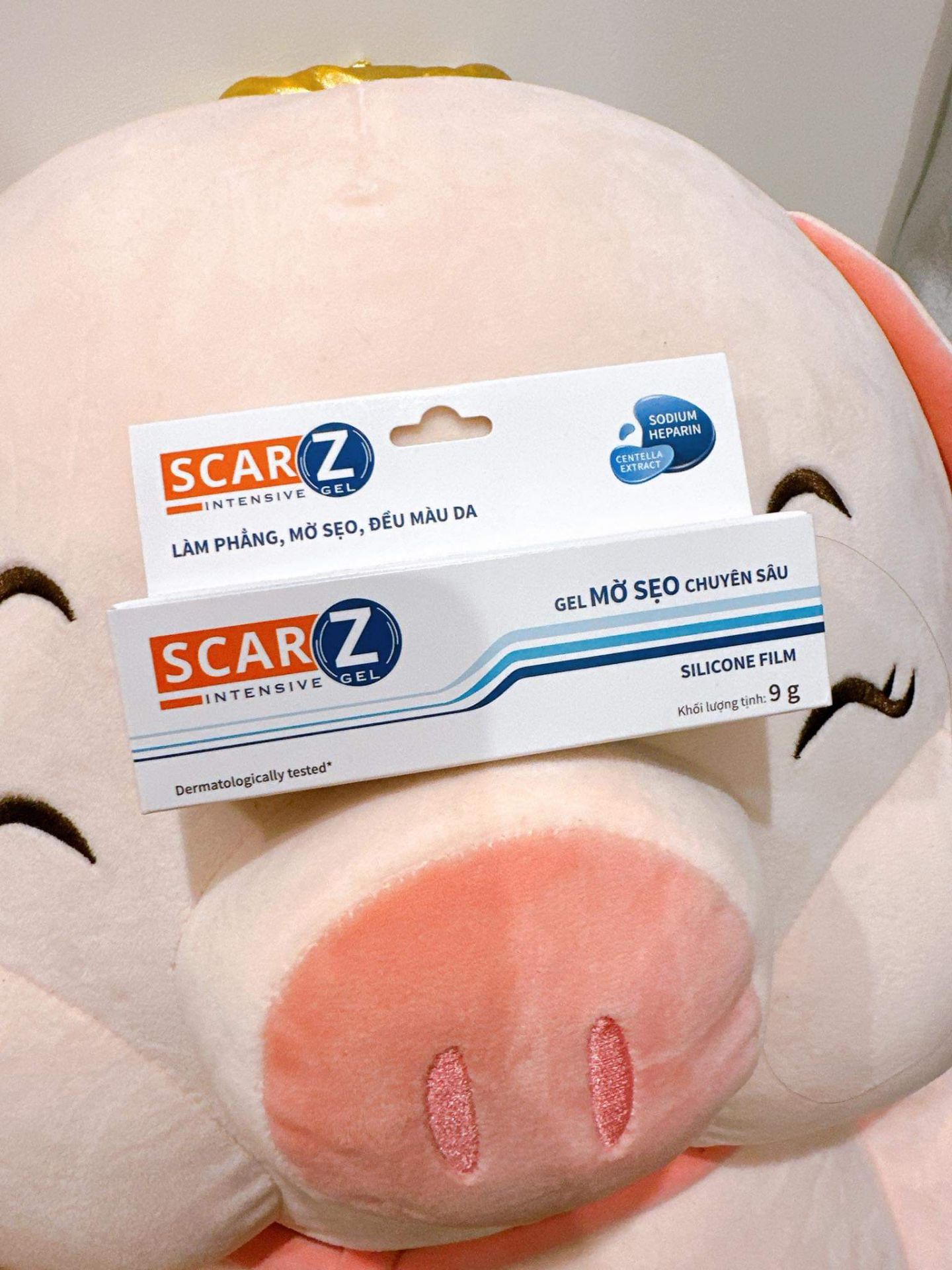 Sản phẩm chất lượng, đúng như mô tả. Kem thấm nhanh. Sẹo mình hơn 3cm, dùng hơn 3 tuần đã thấy hiệu quả. Tuýp này là tuýp thứ 2 rồi, sẽ duy trì dùng dần