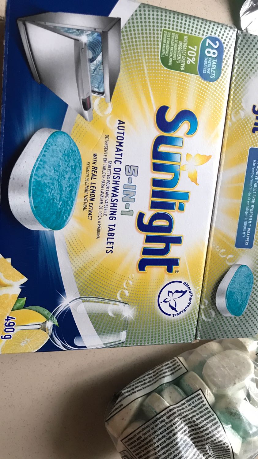 Rất thích vì trước đây toàn phải mua hàng nhập khẩu và mua online nên không biết chất lượng thế nào. Giờ thì yên tâm vì viên rửa sunlight rửa chén bát sạch bóng mà không bị mùi hôi.