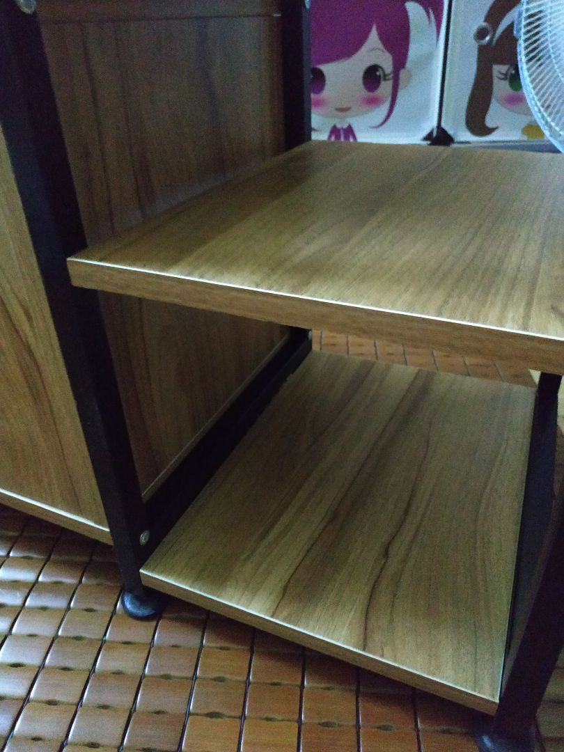 Kệ siêu đẹp và chắc chắn. Shop thì tư vấn nhanh và rất nhiệt tình. Nếu có nhu cầu mọi người nên chọn shop này mua nhé ?