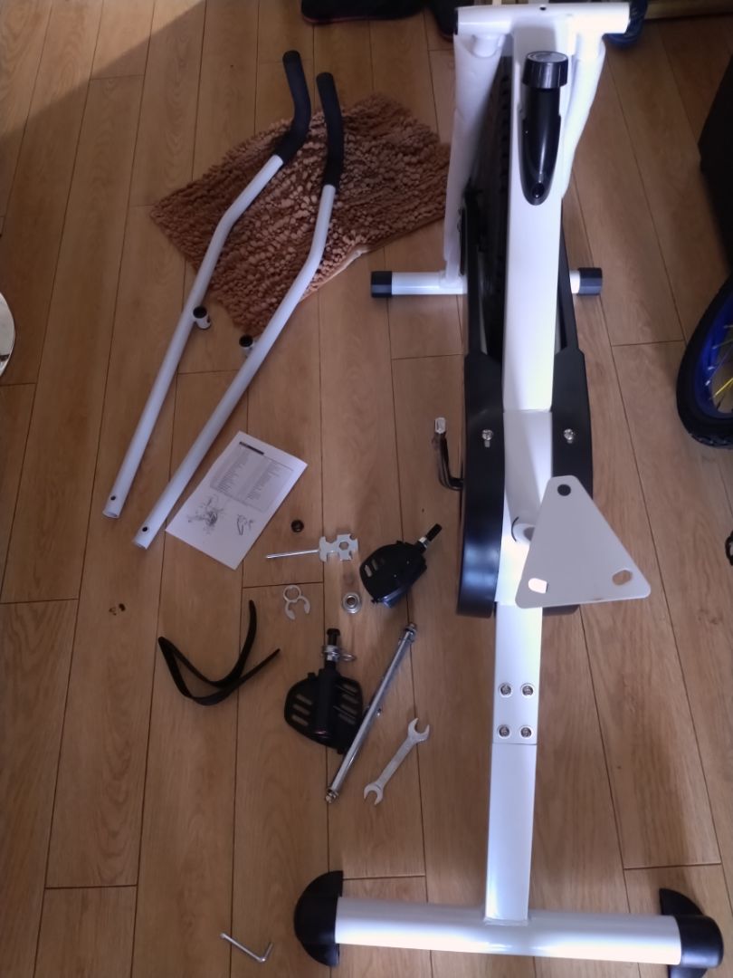 Đê nghị Tiki xư lya ngay, hàng thiếu yên xe, thiếu part số 3, 4 .....