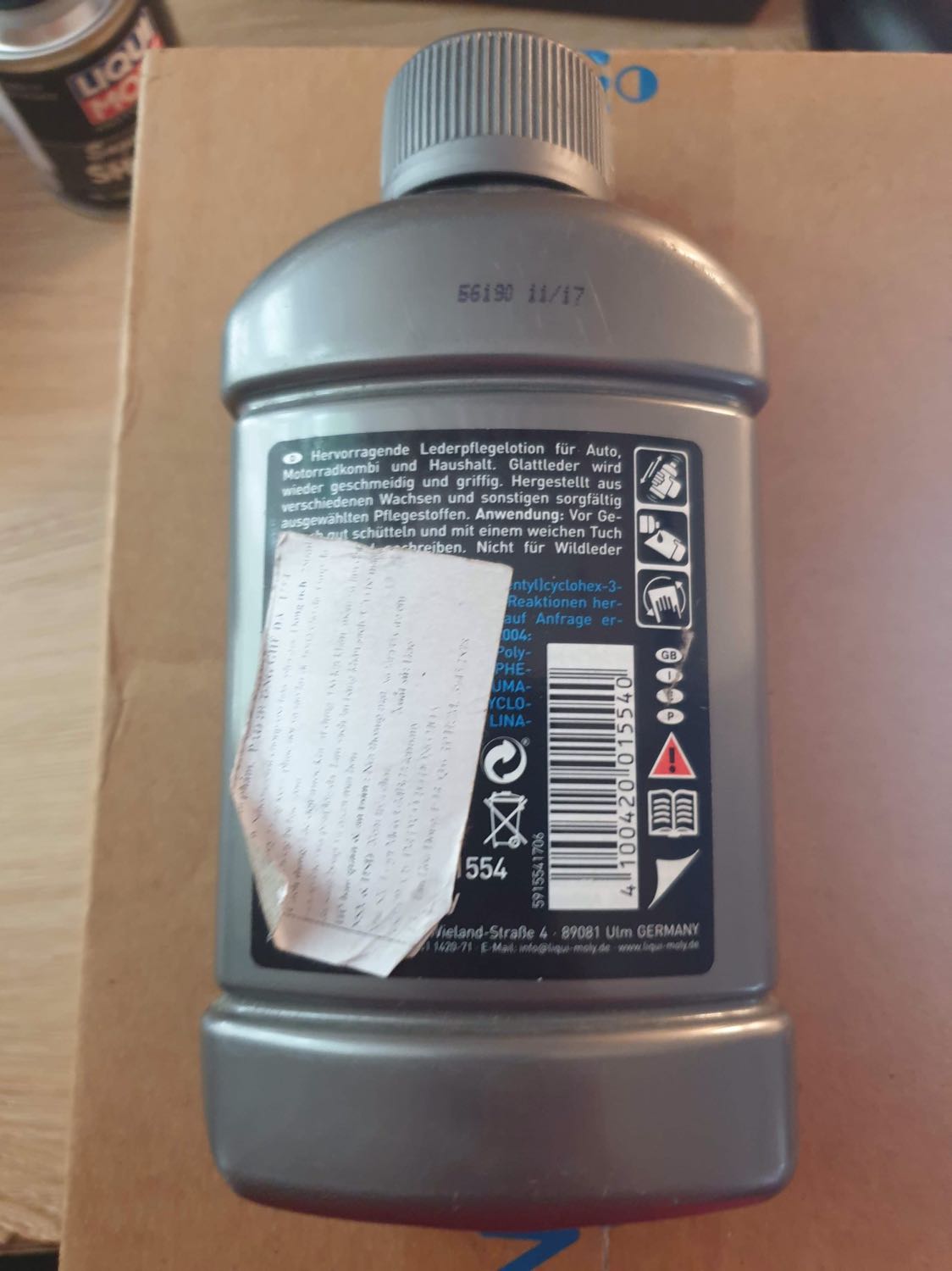 Seal trong nắp không còn, bao bì như thu mua từ đồng nát.