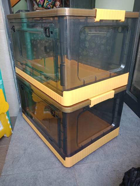 Hộp chứa dc nhiều đồ nhưng thành hộp hơi mỏng. Nhà bán giao đầy đủ phụ kiện và đúng số lượng. Tiki hỗ trợ giao hàng rất tốt.