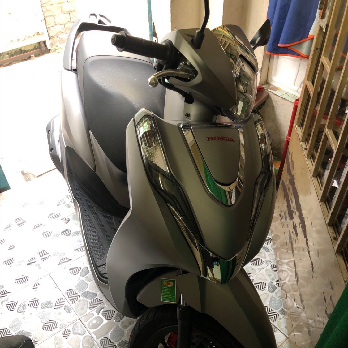 Giao hàng đúng hẹn, phục vụ chu đáo. Dịch vụ tốt, hài lòng.