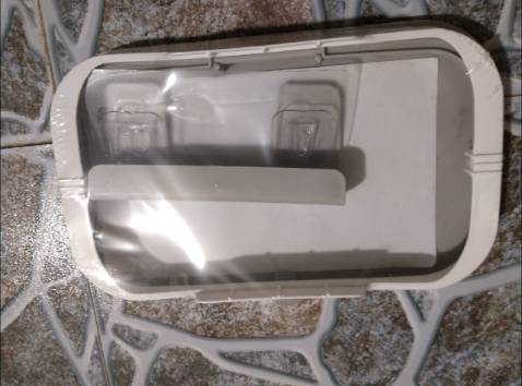 Thề, shop này có tâm dã man. Cái thùng rác thôi mà đóng gói tỉ mỉ cẩn thận vô cùng luôn. Thùng rác mới, đẹp, từng chi tiết được gia công khéo léo. Có miếng dán để treo, hoặc dùng giá đỡ bằng nhựa. Thùng rác có thể mở bằng 2 hướng.  Có quai cầm để đổ rác, tiện lợi, sạch sẽ. Rất OK Thề, shop này có tâm dã man. Cái thùng rác thôi mà đóng gói tỉ mỉ cẩn thận vô cùng luôn. Thùng rác mới, đẹp, từng chi tiết được gia công khéo léo. Có miếng dán để treo, hoặc dùng giá đỡ bằng nhựa. Thùng rác có thể mở bằng 2 hướng.  Có quai cầm để đổ rác, tiện lợi, sạch sẽ. Rất OK