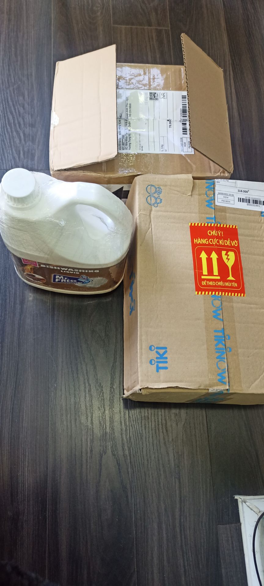 Cảm ơn shop giao hàng cực kì nhanh , rất hài lòng về khâu đóng gói , nước rửa chén rất thơm , rửa sạch ... sản phẩm tốt y như quảng cáo sẽ tiếp tục ủng hộ shop.