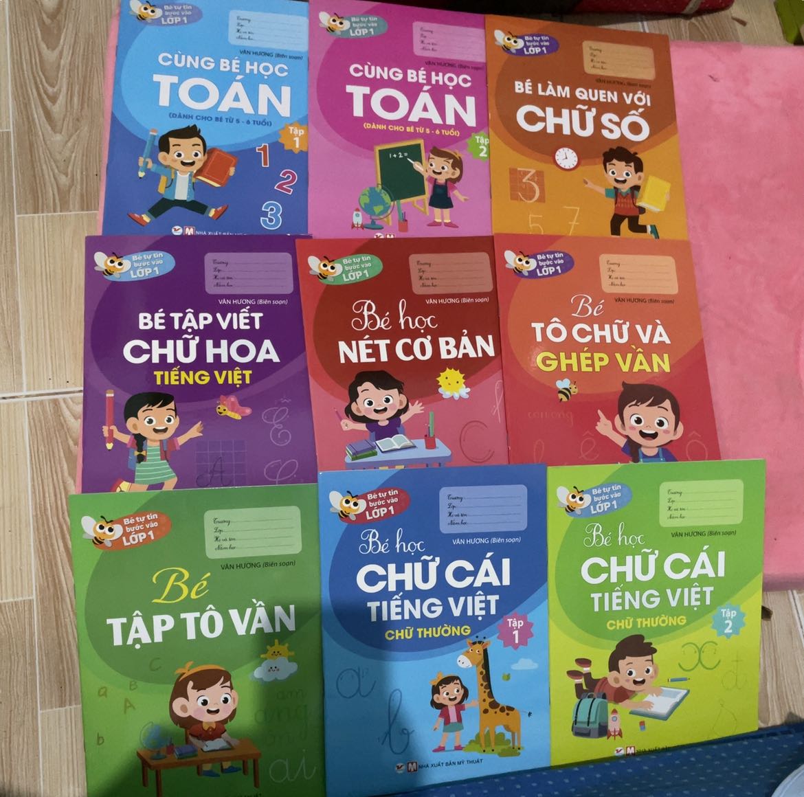 Rất thích hợp cho mẹ chơi vs bé ở nhà, đc giá siêu hời, ship siêu nhanh!