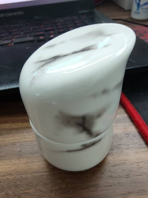 Đẹp, lịch sự, lớn đựng được nhiều tăm