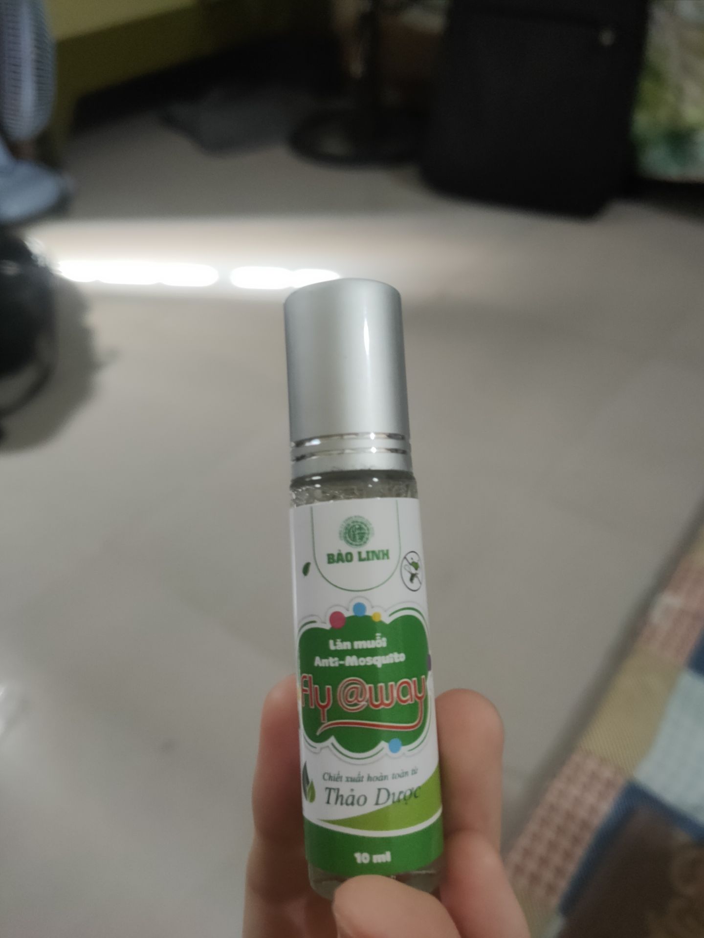 Lăn muỗi có mùi bạc hà dễ chịu, bé nhà mình thích lắm. Lăn vài lần lần là thấy vết muỗi đốt đỡ sưng rồi. Sẽ ủng hộ tiếp