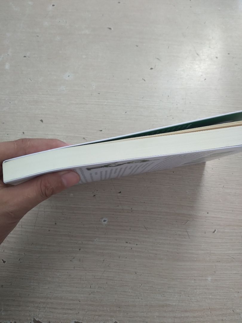 Cuốn sách hay mình dc người ta chỉ,đầu tư ck.
Tự học thì nên mua 2 quyển 
Nhà đầu tư thông minh +Tư duy như những nhà đầu tư vĩ đại.
đọc để biết về ck,cũng như cách nhìn những ng có tầm.v.v.v
mình ko pr cho ai nhé ý kiến cá nhân.
vs đặt sách giao nhanh,đóng hộp cẩn thận,ko móp méo. Đặt thứ 5 là thứ6 có rồi. 
vote tiki 5sao