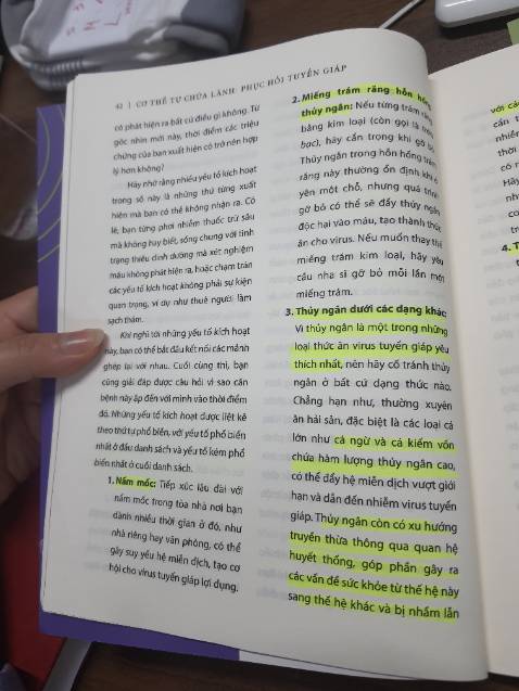 Tiki giao hàng cực nhanh hôm trc đặt hôm sau đã có hàng rồi ạ
Về phần nội dung thì phần giới thiệu hơi dài 😅. Tuy nhiên vào nội dung ,mình đọc được vài trang thì thấy đọc cũng dễ hiểu, mình nghĩ mình sẽ mua thêm mấy cuốn còn lại của tác giả này 😊
