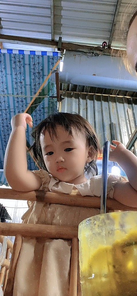 Mình uống quen của hãng này thấy rất tốt và hiệu quả nói chung là tuyệt vời ông mặt trời luôn,còn mua của hãng khác saffron thì ít mà ko thơm như của hãng này nữa.tặng shop 5sao và video ko bé nhà mình nè