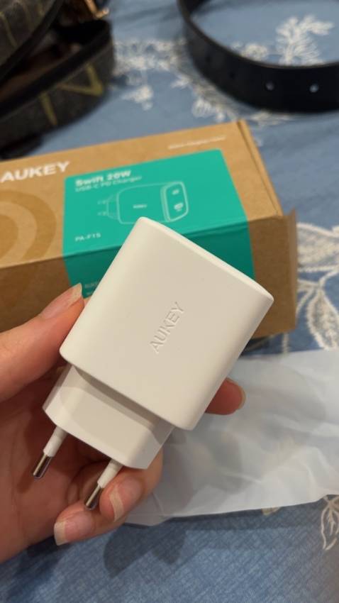 Sản phẩm chắc chắn, đóng gói cẩn thận. Đẹp, tin cậy