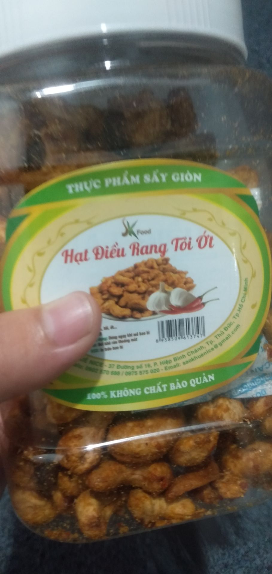 giao hàng nhanh ,hạt điều còn nguyên nhiều ,ko bị nát ,ăn rất ngon ,giá rẻ nên mua .