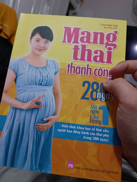 Sách hay, có nhiều thông tin hữu ích cho những ai mới lần đầu làm ba mẹ, rất đáng mua