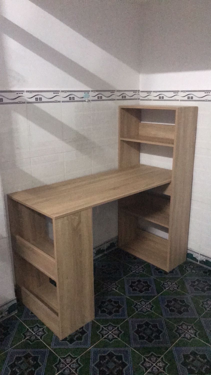 Bàn có một số chổ bị bong tróc nhẹ, tuy nhiên sau 2 tiếng cật lực thì cũng thấy oke lắm.
Nếu là con gái thì k nên lắp một mình, không quen nên rất khó lắp ốc, nên dùng tua vít điện thay vì dùng tay.
Nói chung chất lượng oke, giá cả hợp lý, giao hàng đúng hẹn, lần sau tiếp tục ủng hộ ?
Shiper dễ thương còn bưng dùm lên tận phòng. Bàn có một số chổ bị bong tróc nhẹ, tuy nhiên sau 2 tiếng cật lực thì cũng thấy oke lắm.
Nếu là con gái thì k nên lắp một mình, không quen nên rất khó lắp ốc, nên dùng tua vít điện thay vì dùng tay.
Nói chung chất lượng oke, giá cả hợp lý, giao hàng đúng hẹn, lần sau tiếp tục ủng hộ ?
Shiper dễ thương còn bưng dùm lên tận phòng.