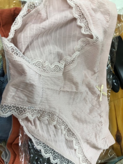 Chất liệu vải tốt, màu không được đẹp lắm, nhưng mà săn sale giá quá hời luôn