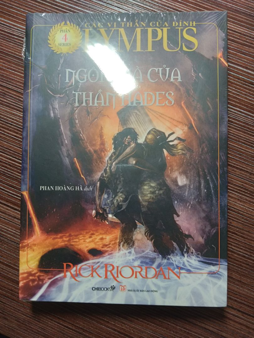 giao hàng nhanh, bọc sách tốt, thiết kế bìa đẹp