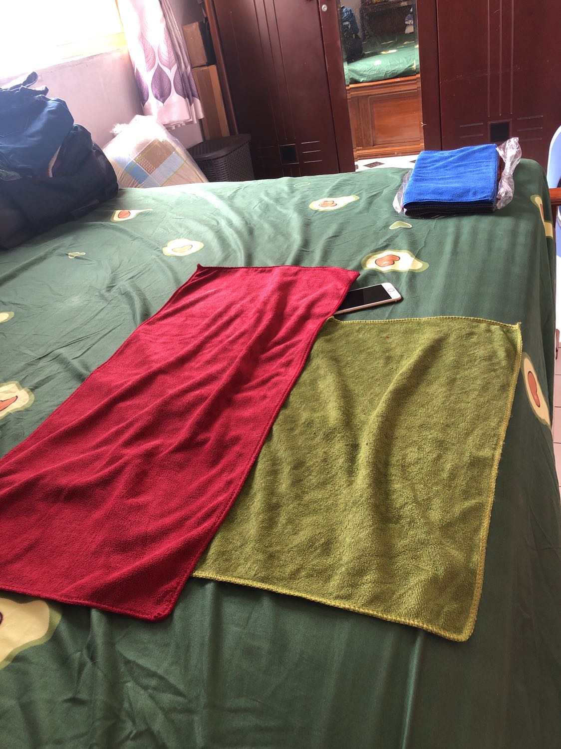 Thấm nước, mua lại lần 3 vẫn rất ok. Loại 30x50 là tốt nhất nhưng đã hết hàng.