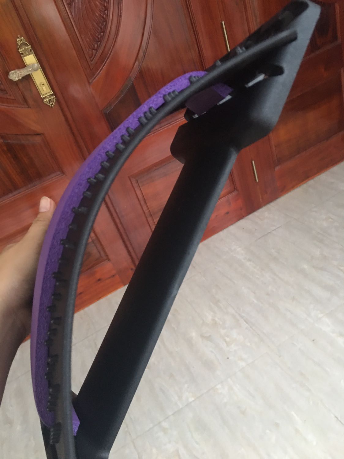 Shop dog gói chắc chắn, giao hàng nhiệt tình, thân thiện. Sản phẩm dug mô tả, lắp ráp dễ dàng. Cảm nhận ban đầu là nằm thấy có thư giãn xương sống nhe, nhug chưa bt cân nặng hơn 70kí thì nằm có dc k nữa, bằng mủ cứng nên sợ khung bị giòn dễ gẫy