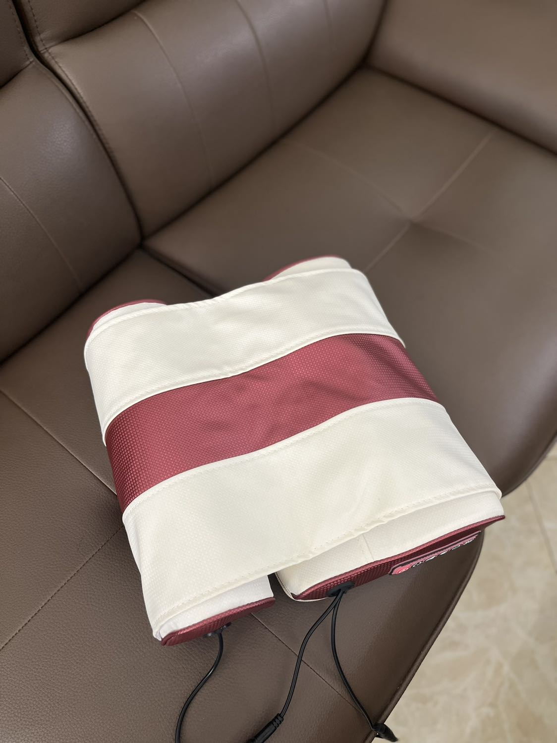 Mua hộ lên chỉ mở ra xem. Trông khá hay. Hi vọng bền