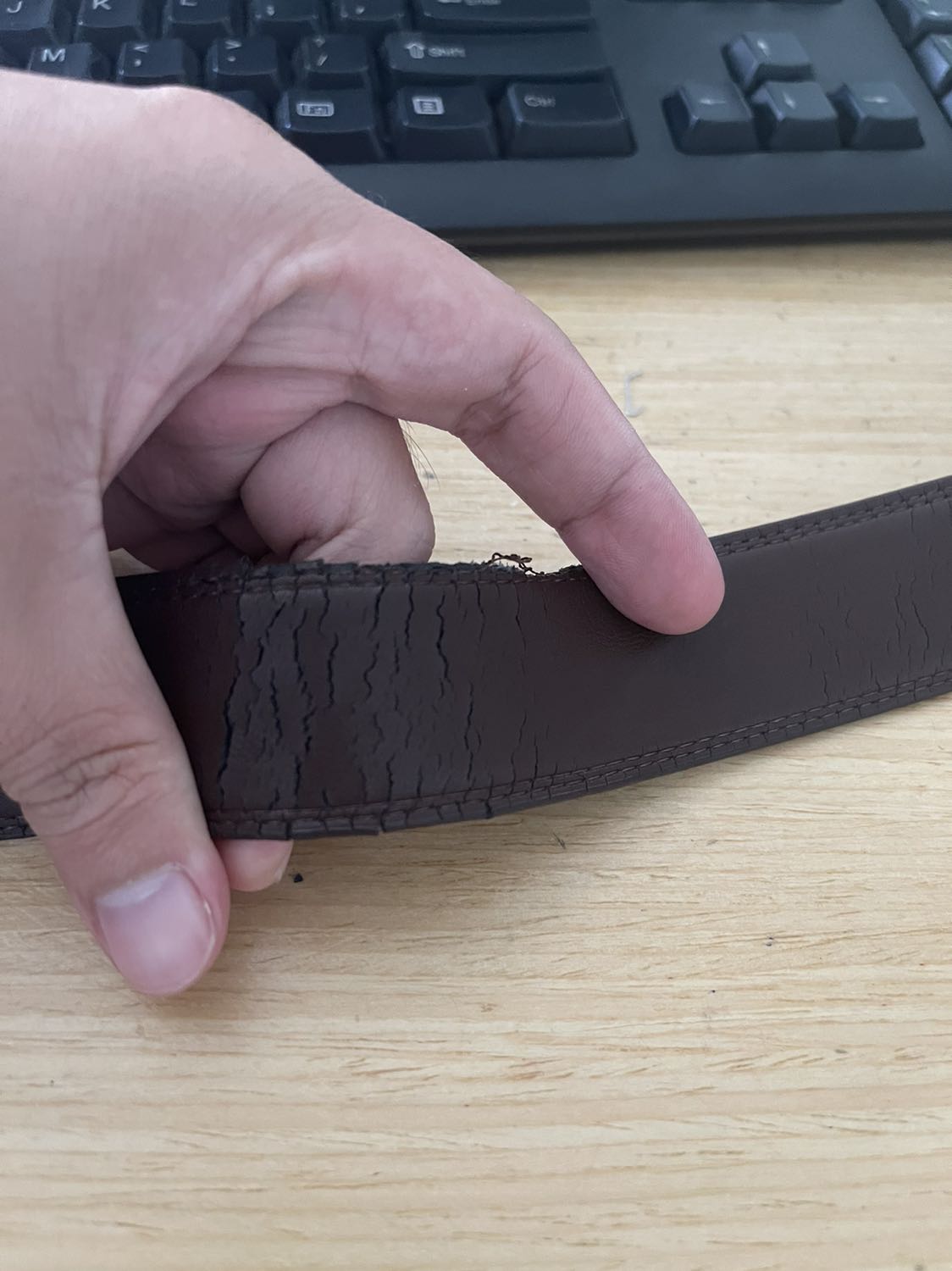 Da dỏm quá, về là bị rạn nứt liền